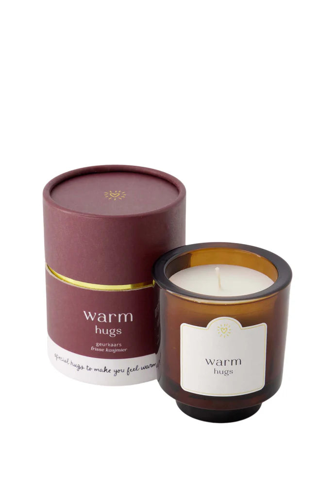 Zusss | Geurkaars in koker Warm hugs donkerrood