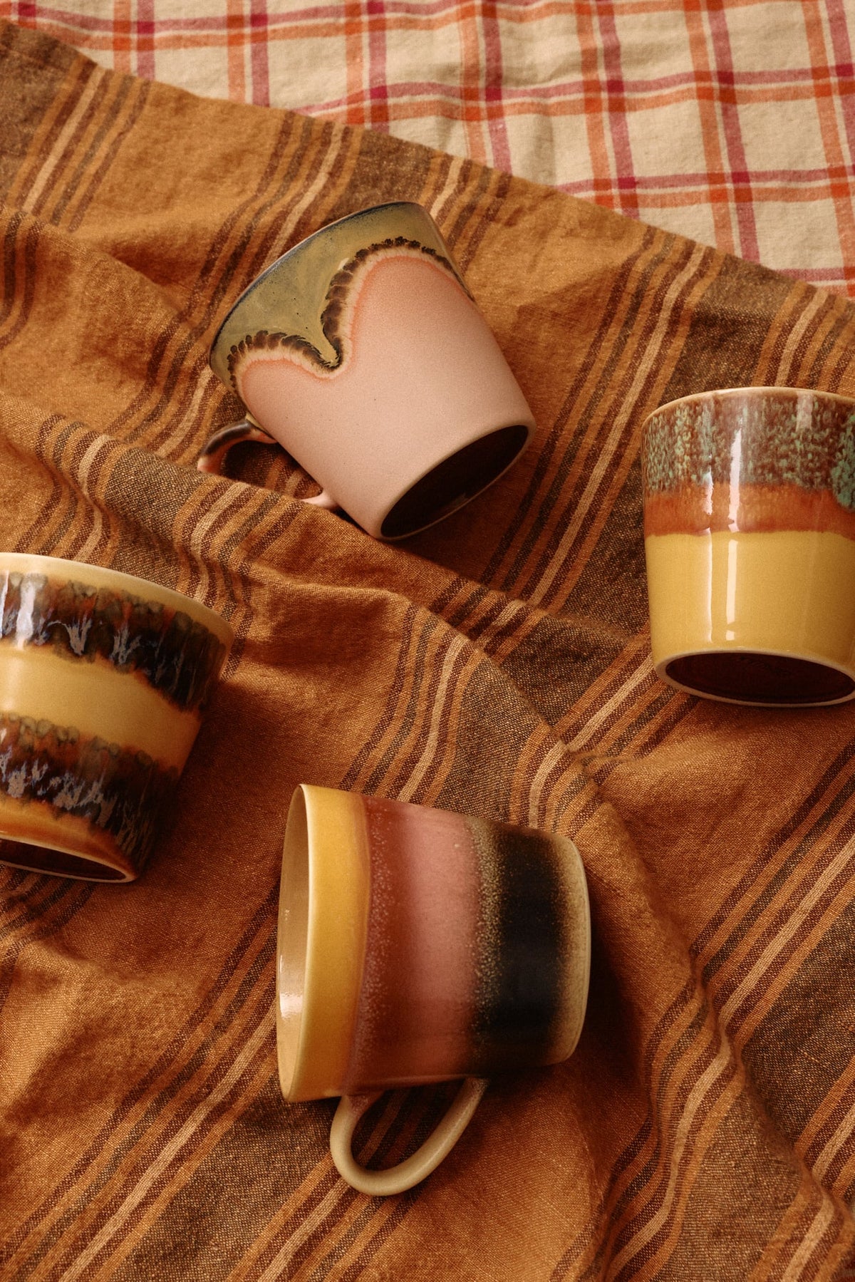 HK Living | 70's servies cappuccinomok Sunset