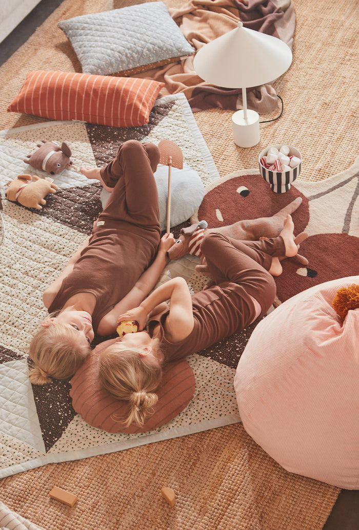 OYOY Living Toppu Schaal op voet gestreept