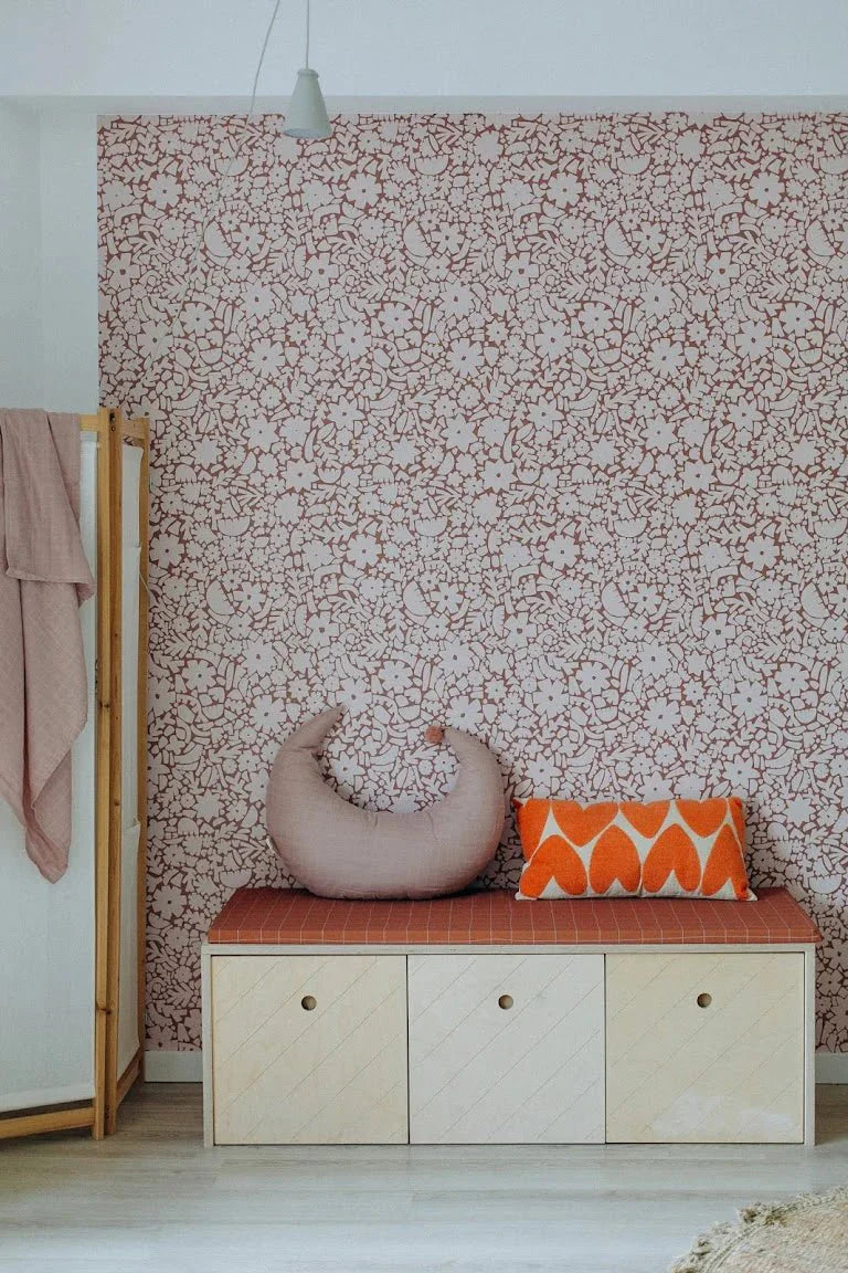 Behang Meet Me at the Wall - Flowerfield Warm Taupe - Naturel Noord