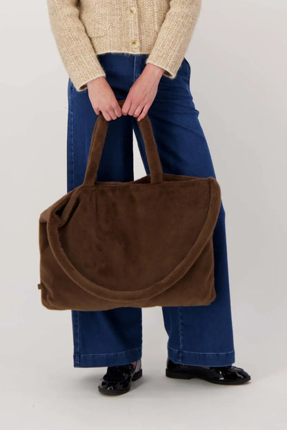 Zusss | Shopper faux fur chocoladebruin