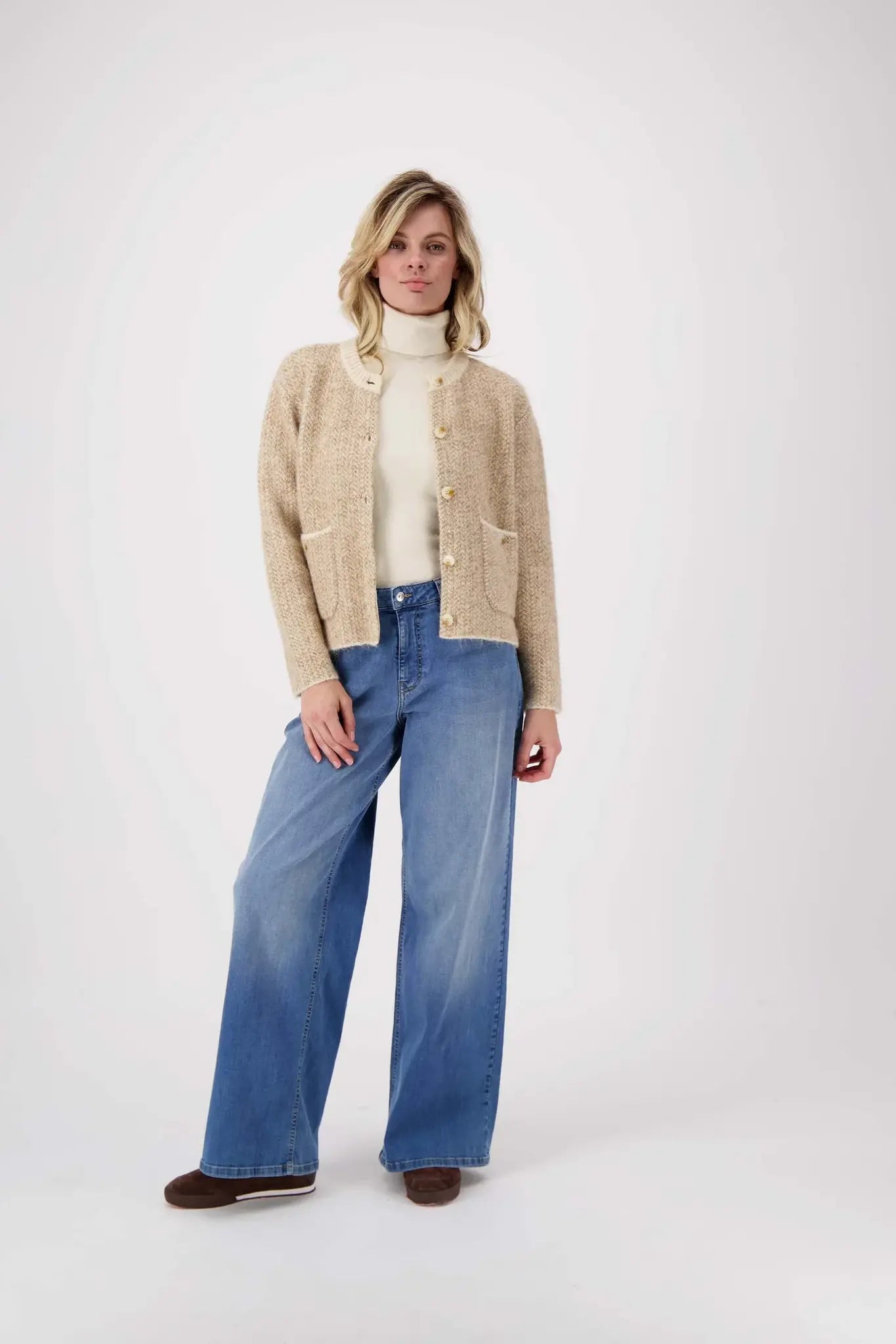 Zusss | Vest jacquard met visgraat structuur beige