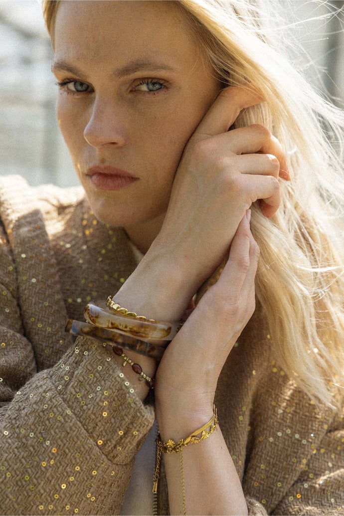 Zusss | Armband mit strukturierten Herzen aus Gold