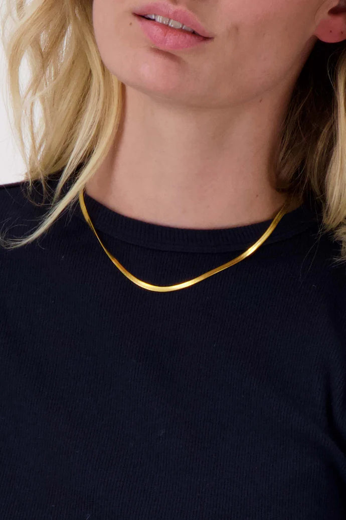 Zusss | Platte ketting met visgraatstructuur goud