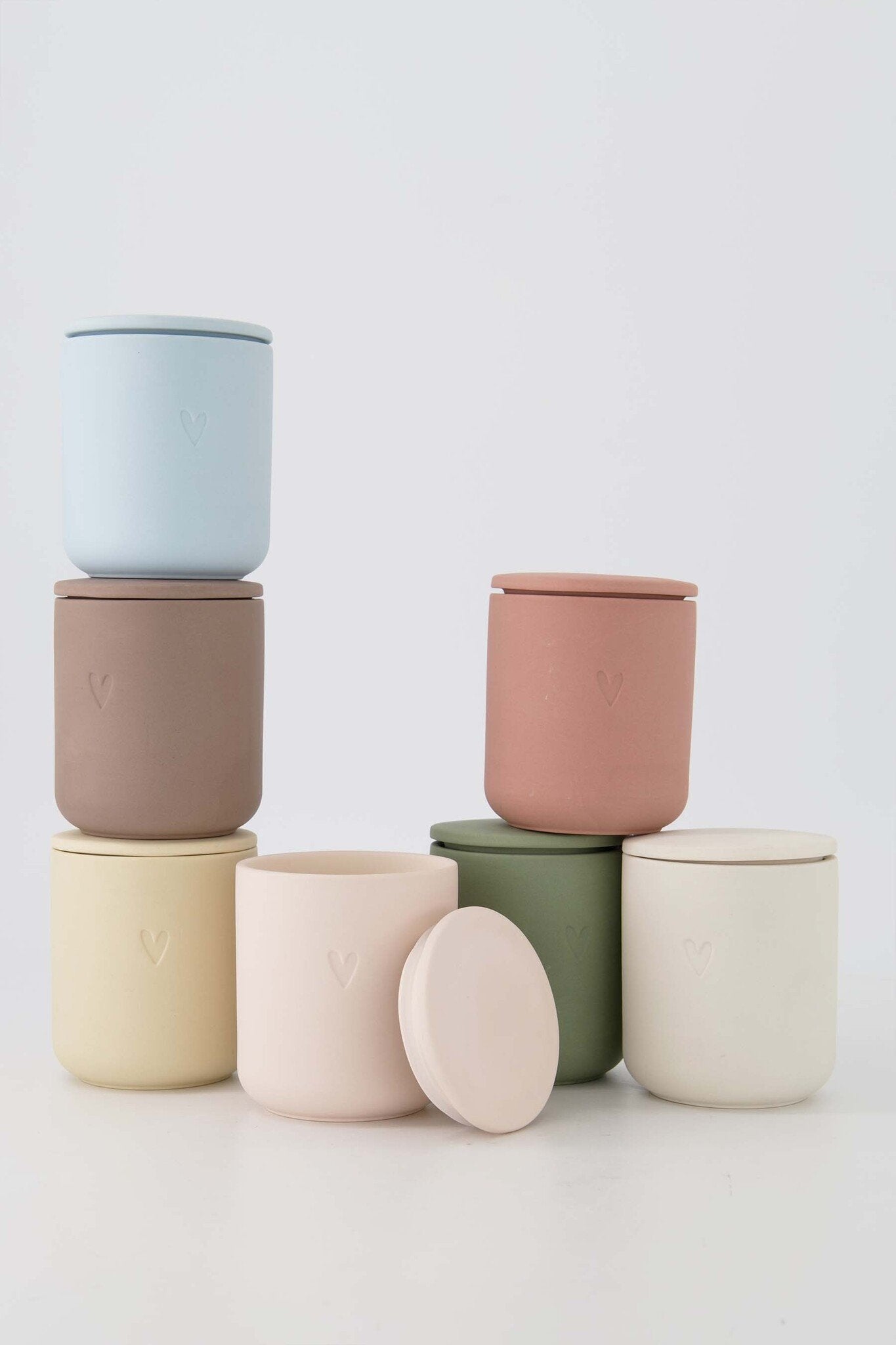 Zusss | Geurkaars keramiek hartje off white