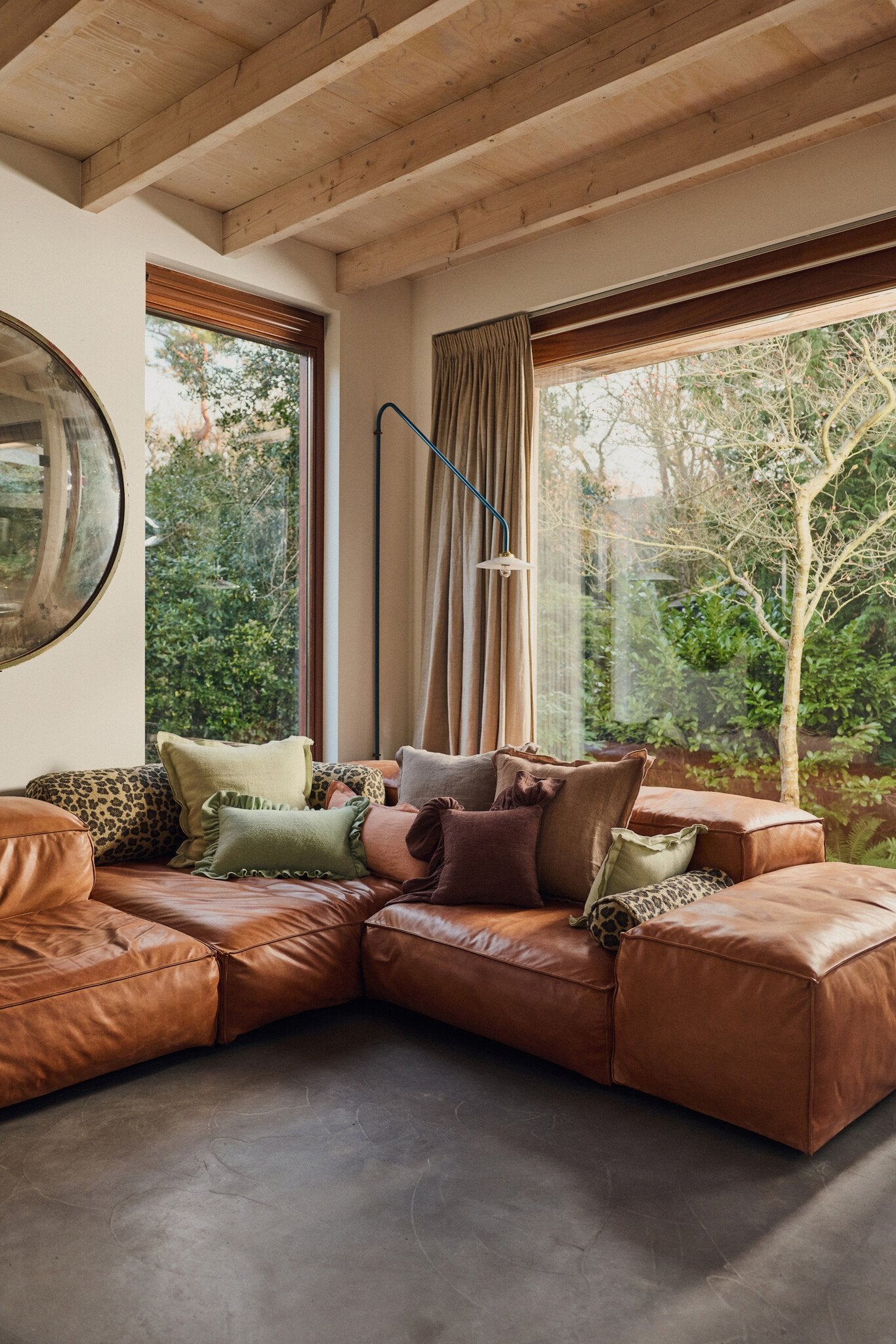 HK Living | Kussen ruffle chestnut 50cm