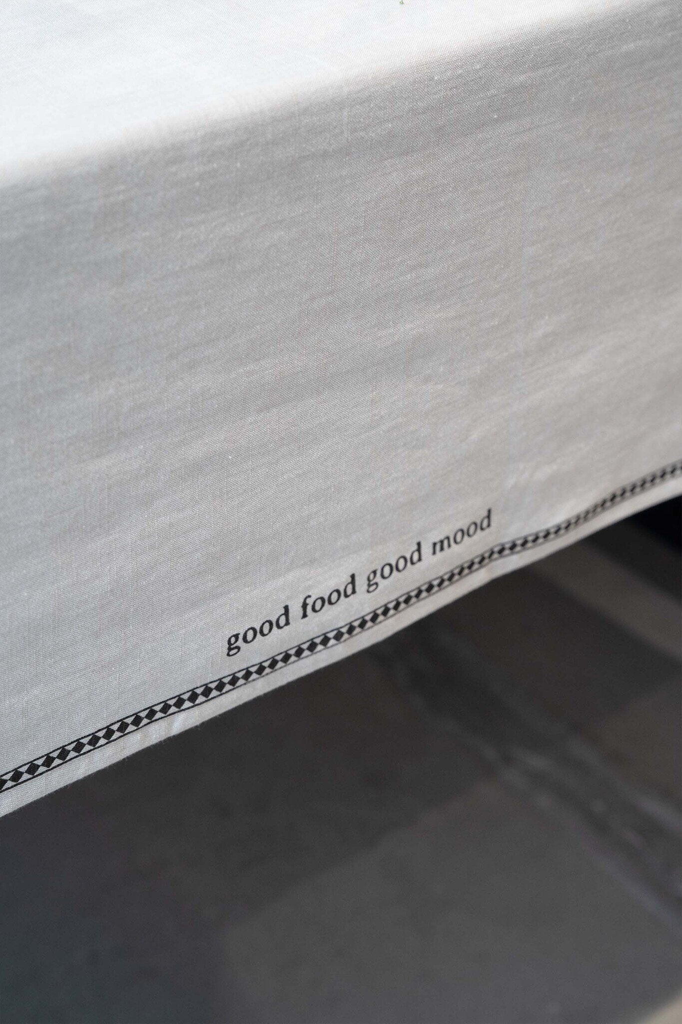 Zusss | Tischdecke „Gutes Essen, gute Laune“ 250 x 150 cm
