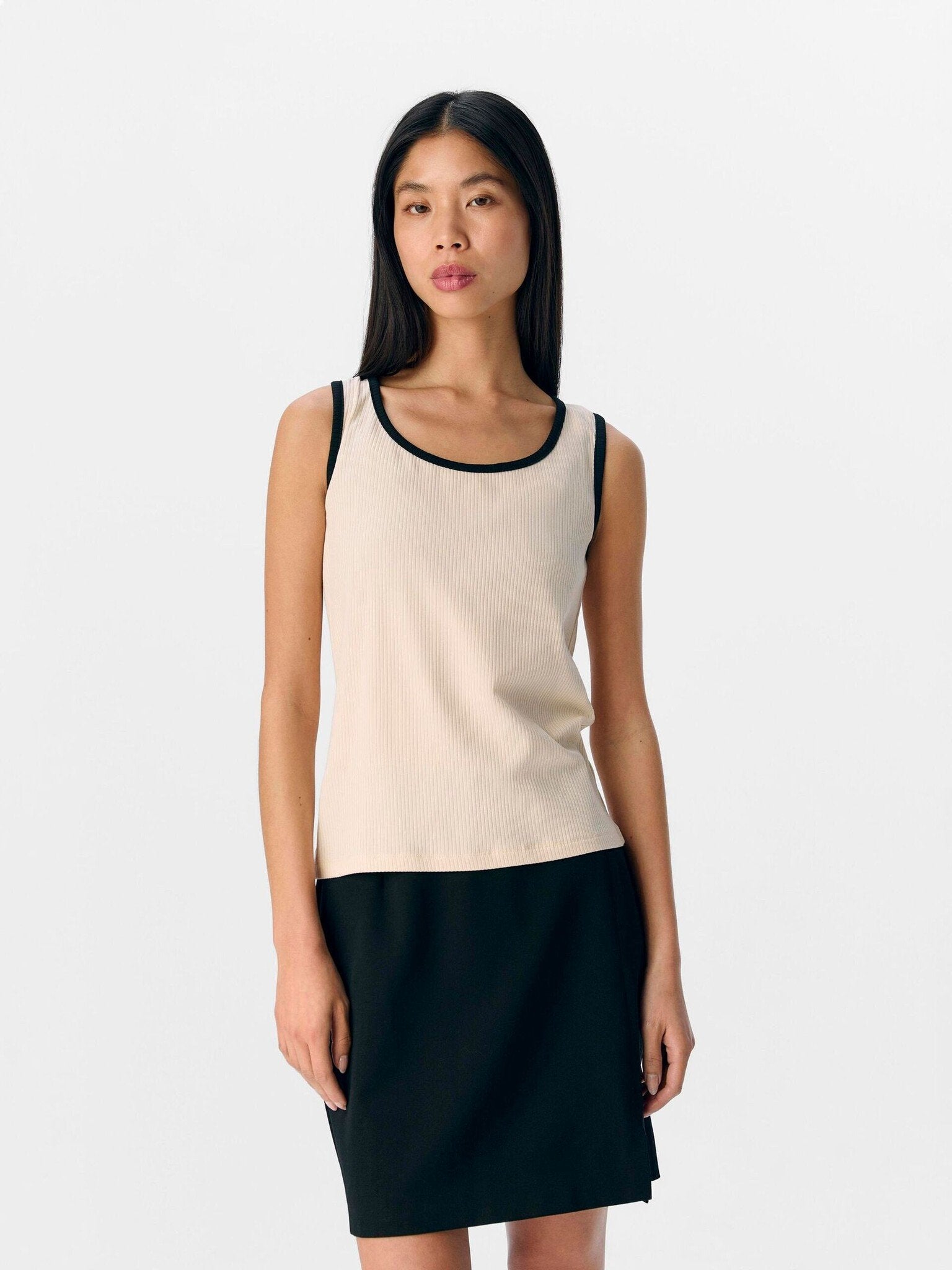 Object | Tank top Jamie sandshell/black NOOS