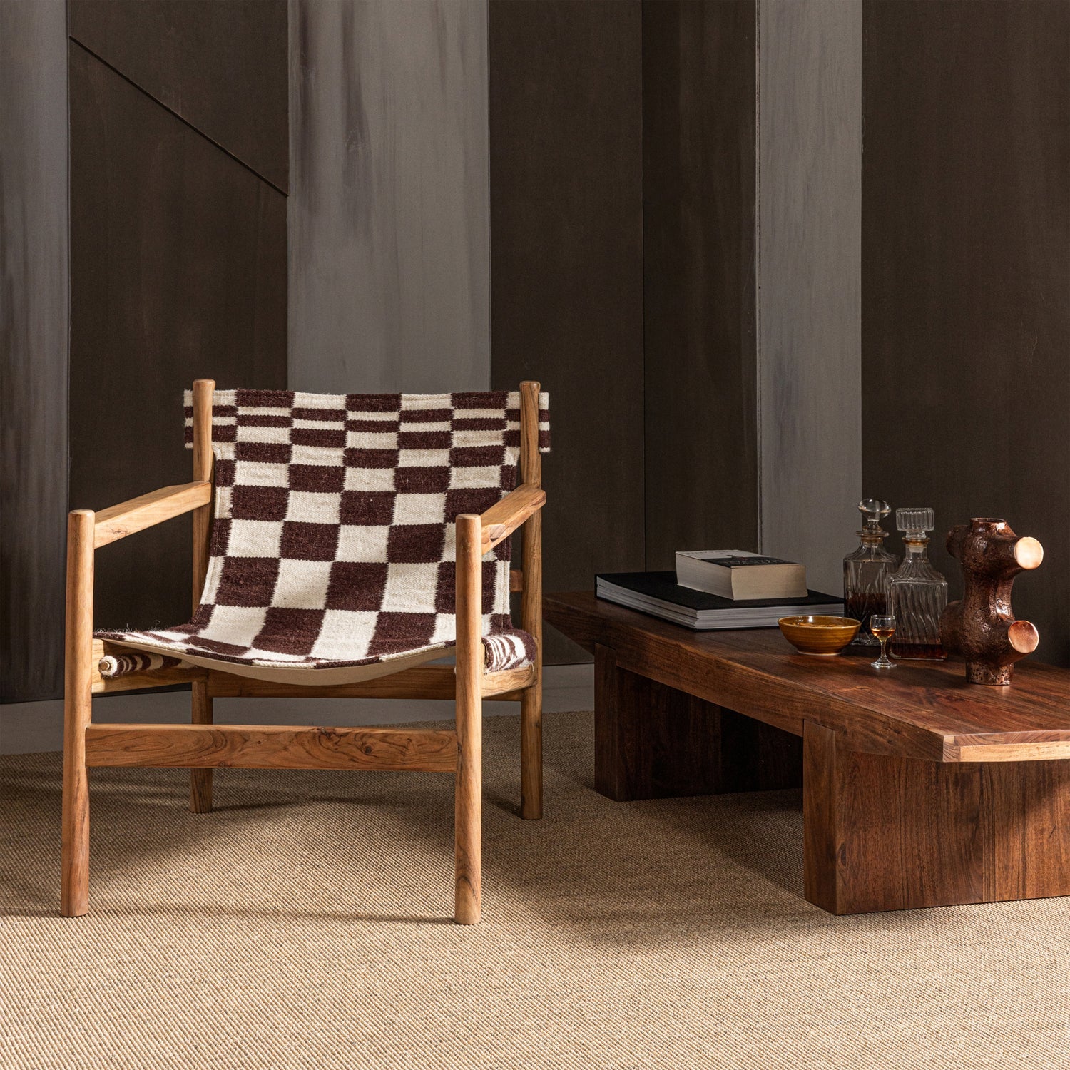 Woood Zano Fauteuil hout bruin met kelim zitting naturel