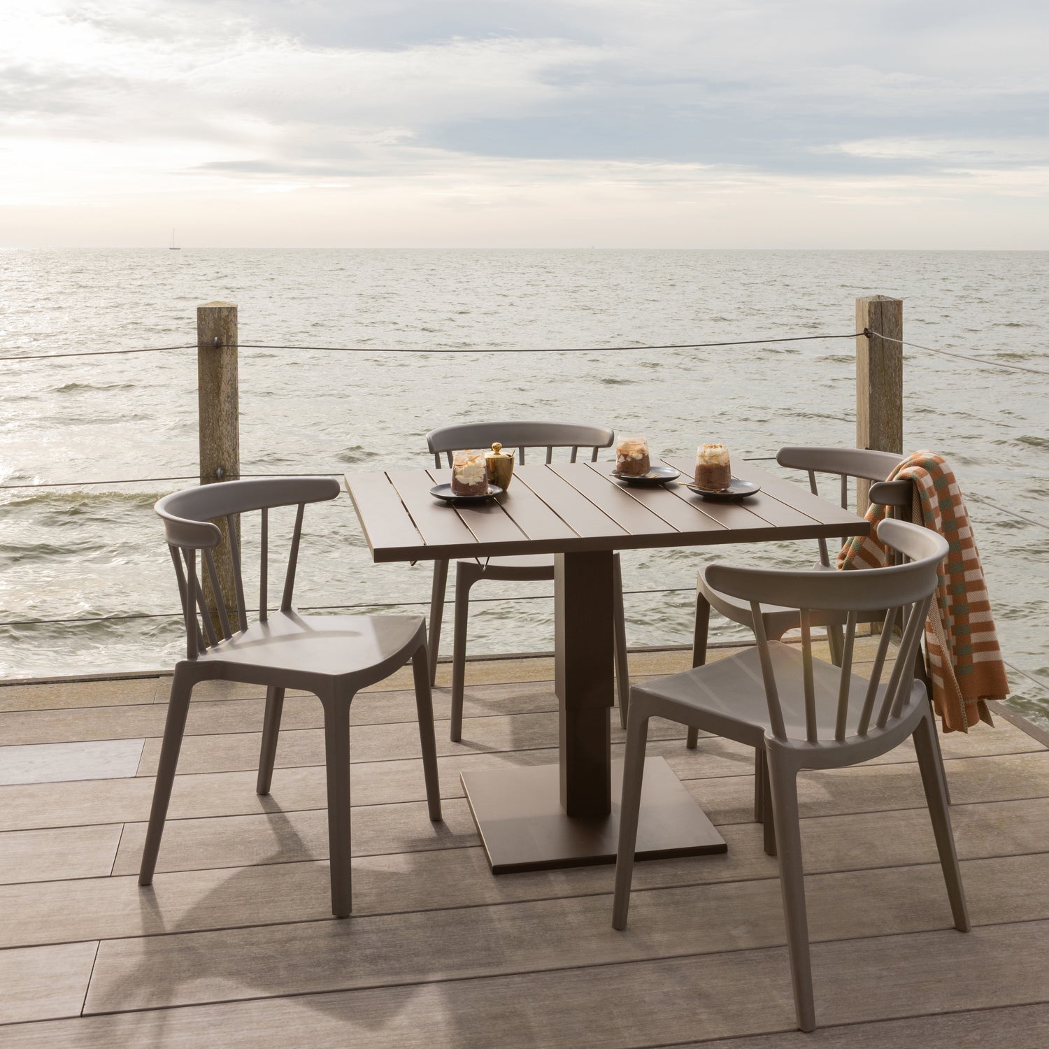 Woood Bliss Tuinstoel met spijlen taupe (set van 2)