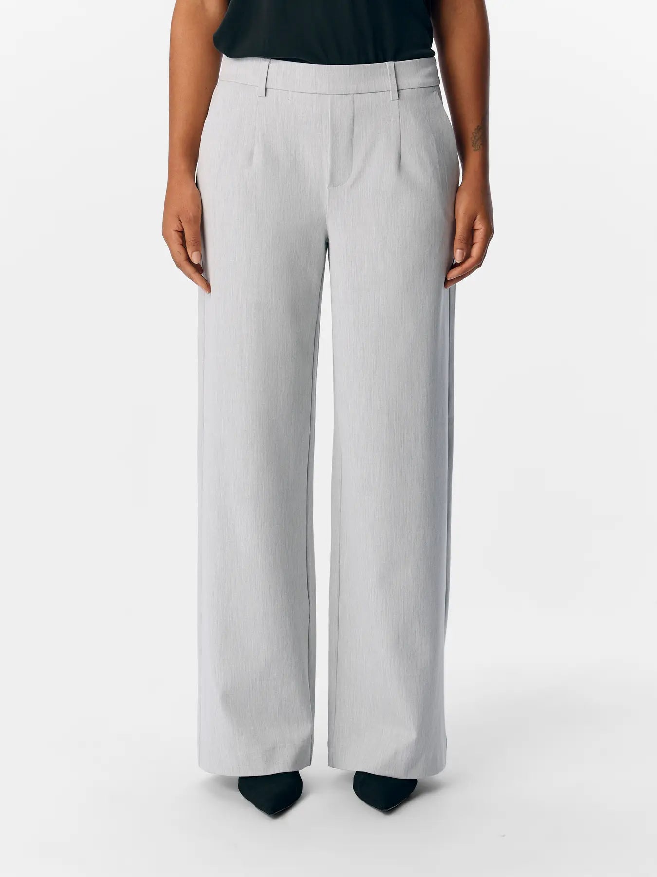 Objekt | Lisa weite hellgraue Hose