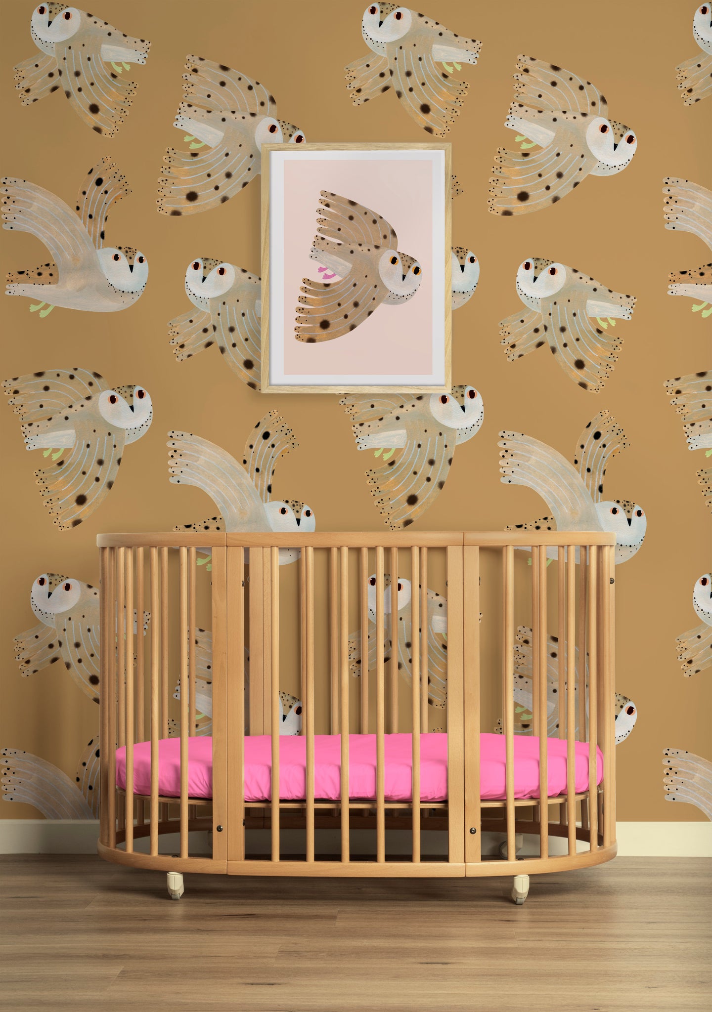 Meet me at the Wall Behang Owl dusty yellow | Aniek Bartels