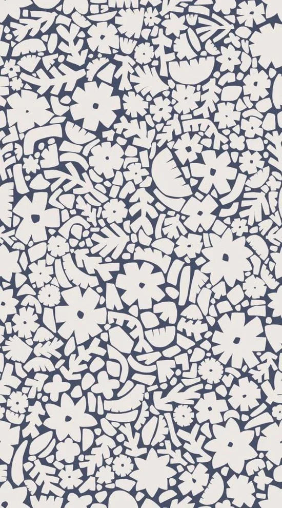 Behang Meet Me at the Wall - Flowerfield Blue - Naturel Noord 270cm