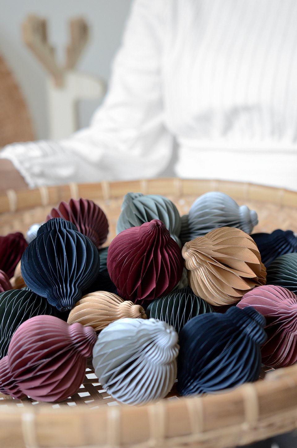 Delight Department | Papieren ornament grijs 8cm