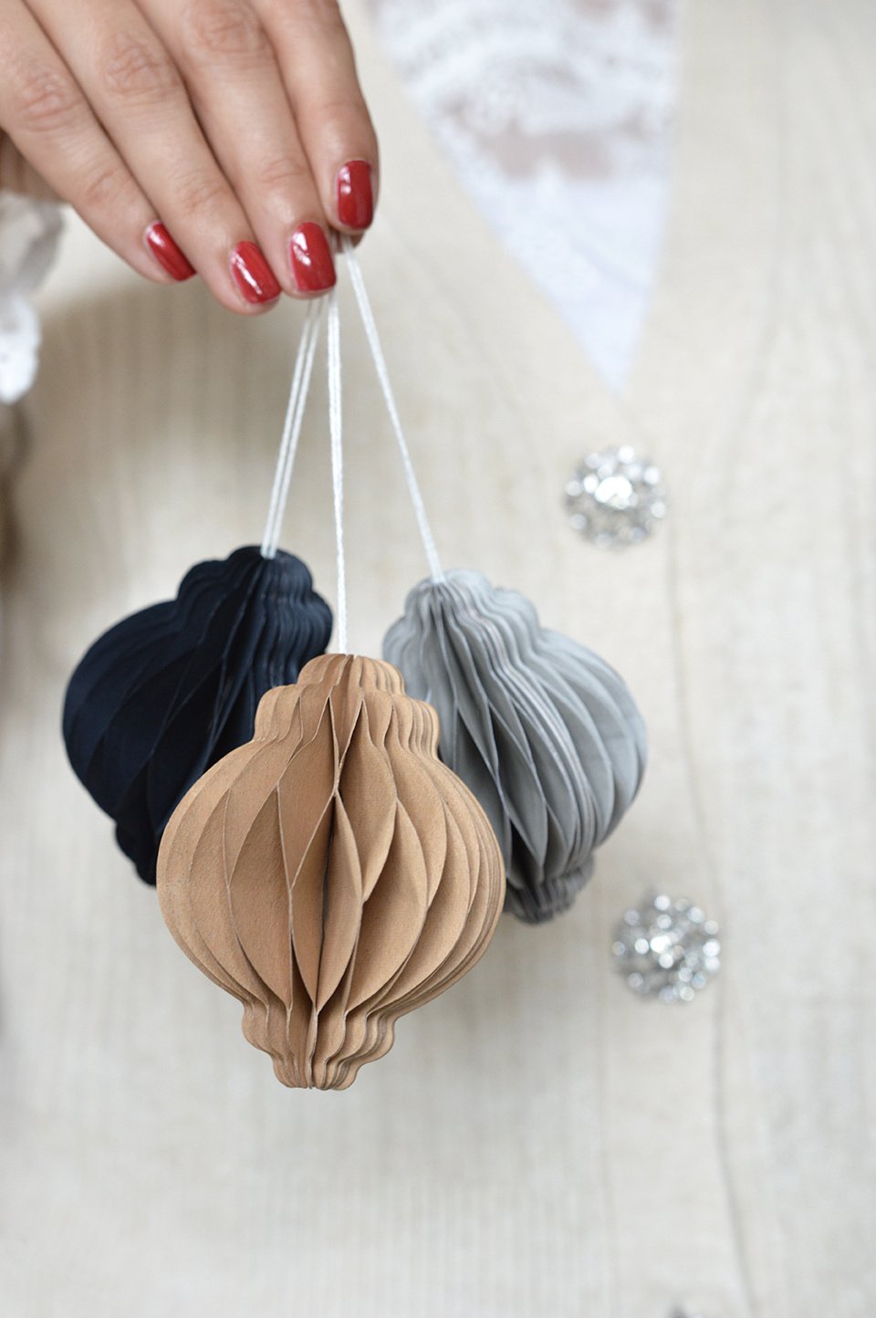 Delight Department | Papieren ornament grijs 8cm