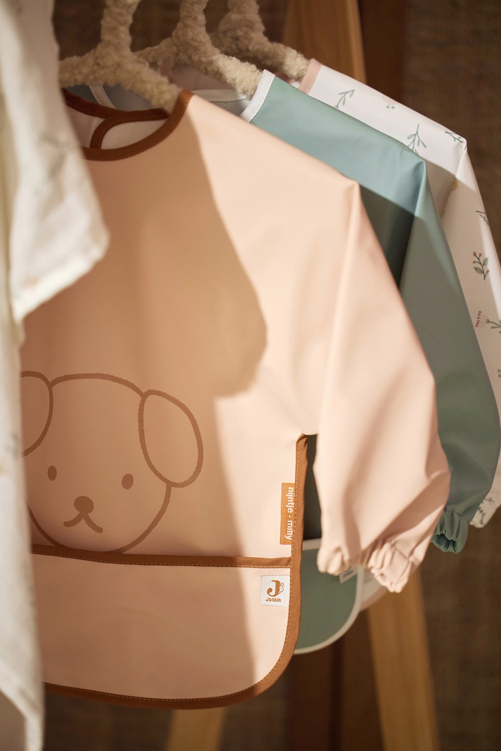 Jollein | Slab waterproof met mouw miffy peekaboo wild rose
