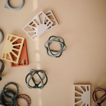 Mushie | Bijtspeeltje bal tijm