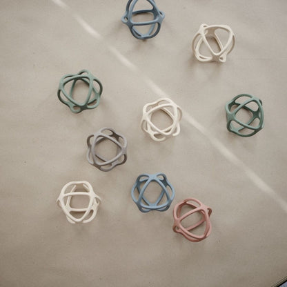 Mushie | Bijtspeeltje bal zand