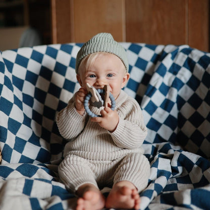 Mushie | Bijtring space blauw